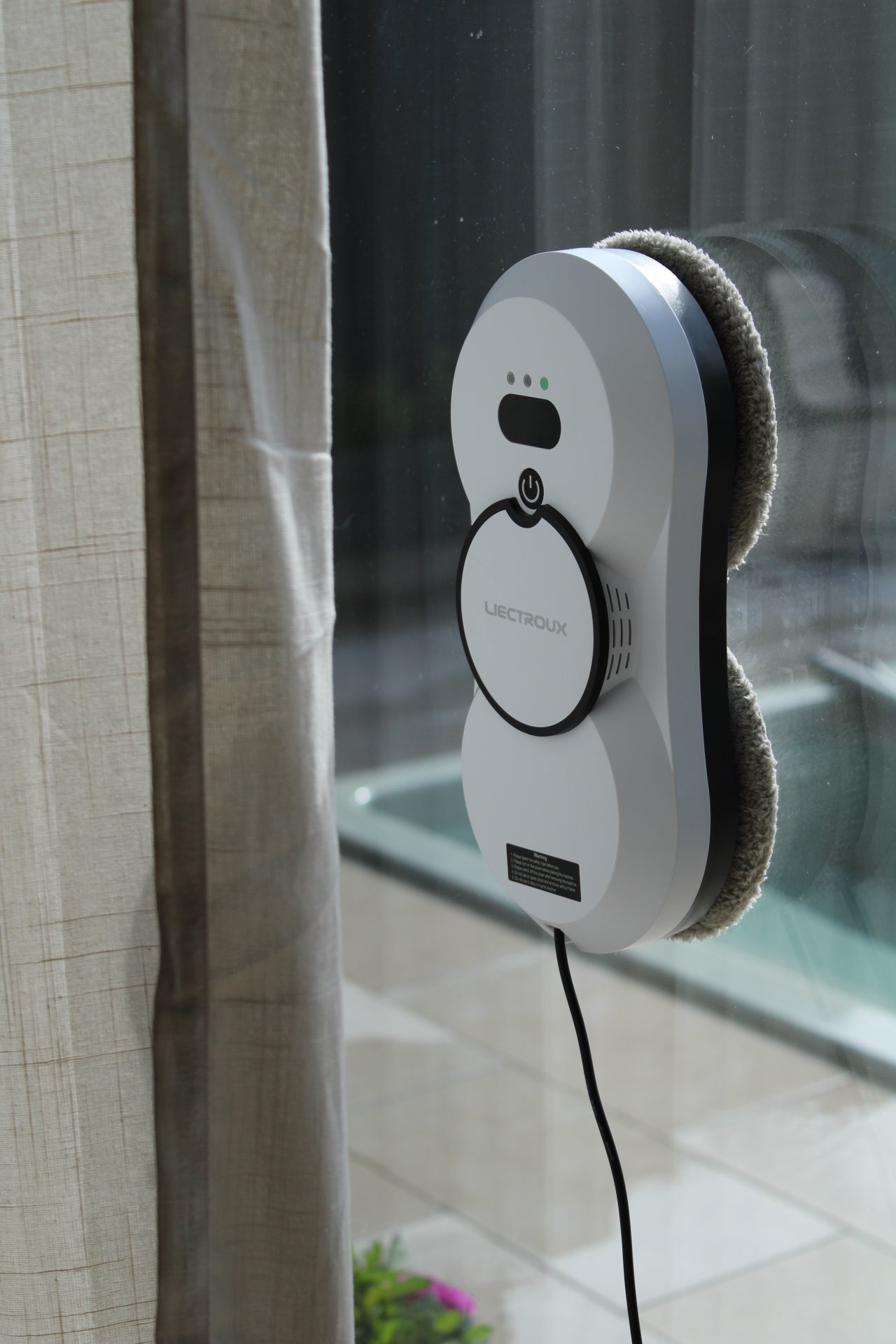 Fönsterputsrobot HCR-10 med sprayfunktion